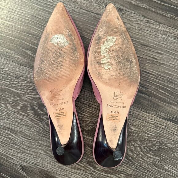 Ann Taylor Pointed Toe Mule Heel - Picture 7 of 7